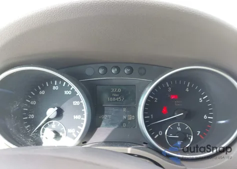 2008 Mercedes-Benz Ml 550 4Matic из США, поврежденный, VIN 4JGBB72E08A370838